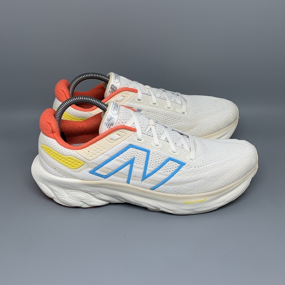 New Balance Fresh Foam X 1080v13 White Blue Red Running Shoes Women's Sz 11